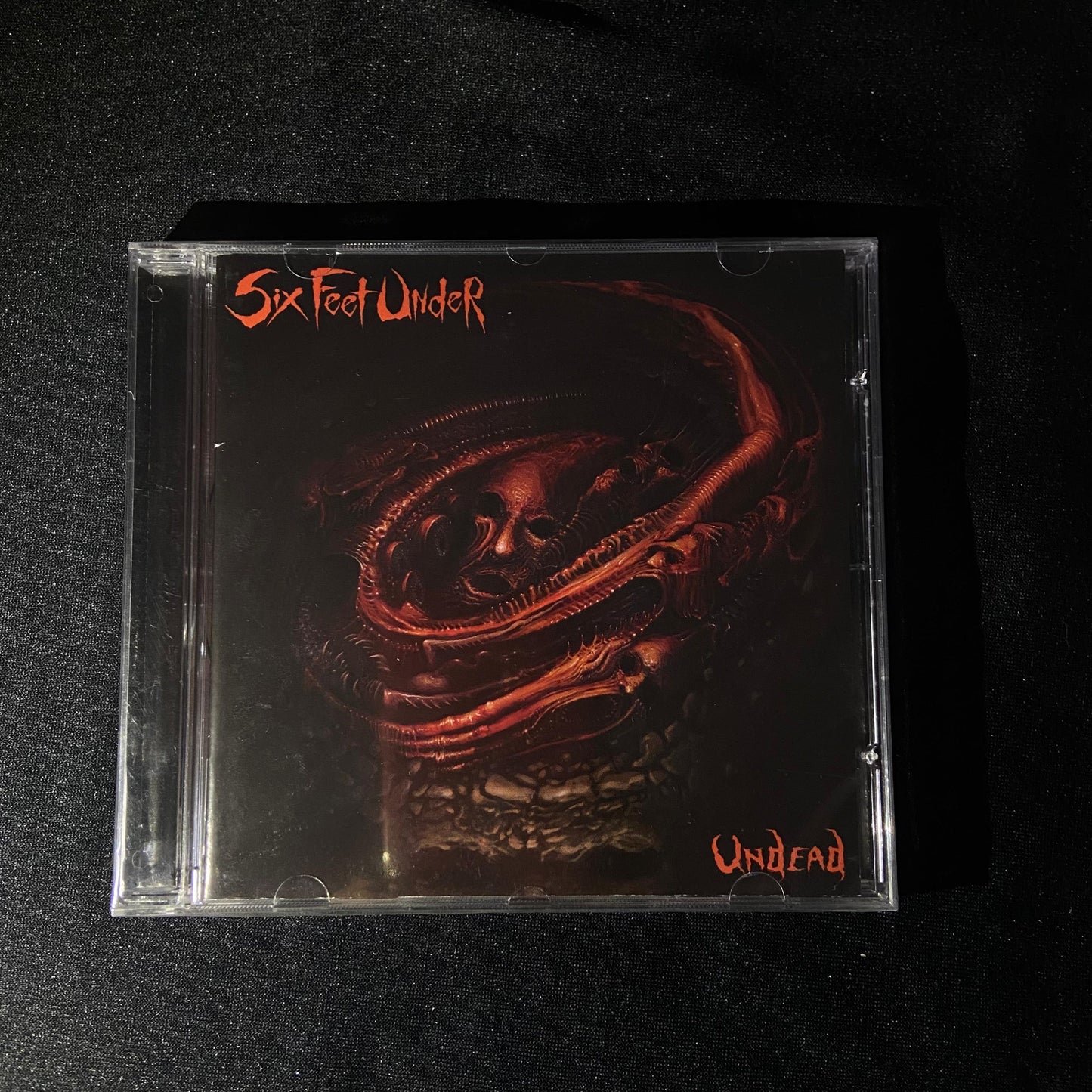 SIX FEET UNDER- Undead CD