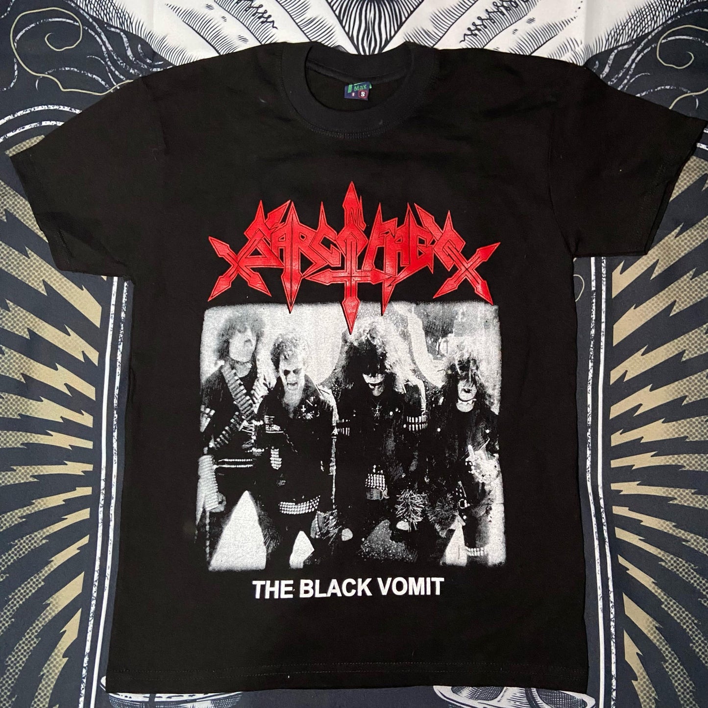SARCÓFAGO - The Black Vomit Camiseta | Black Hearts Records