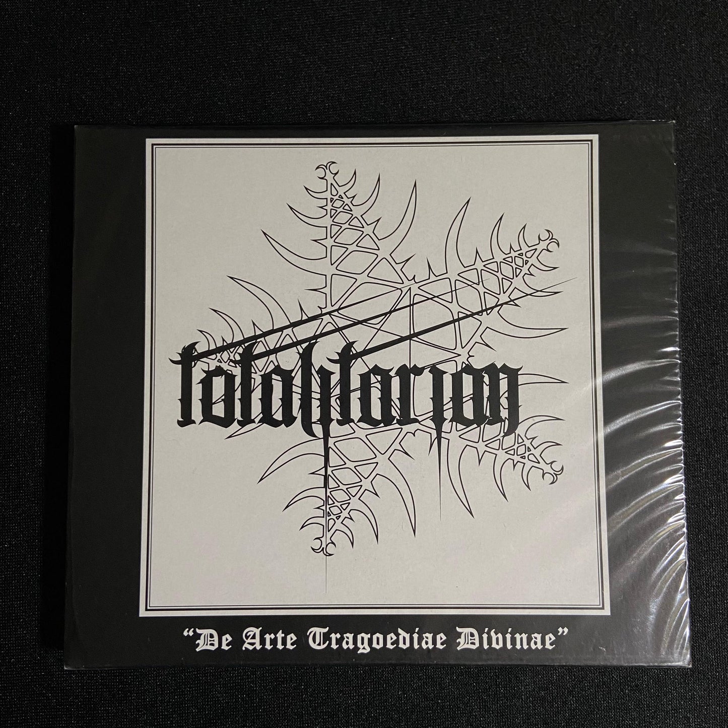 TOTALITARIAN - De Arte Tragoediae Divinae CD Slipcase | Black Hearts Records