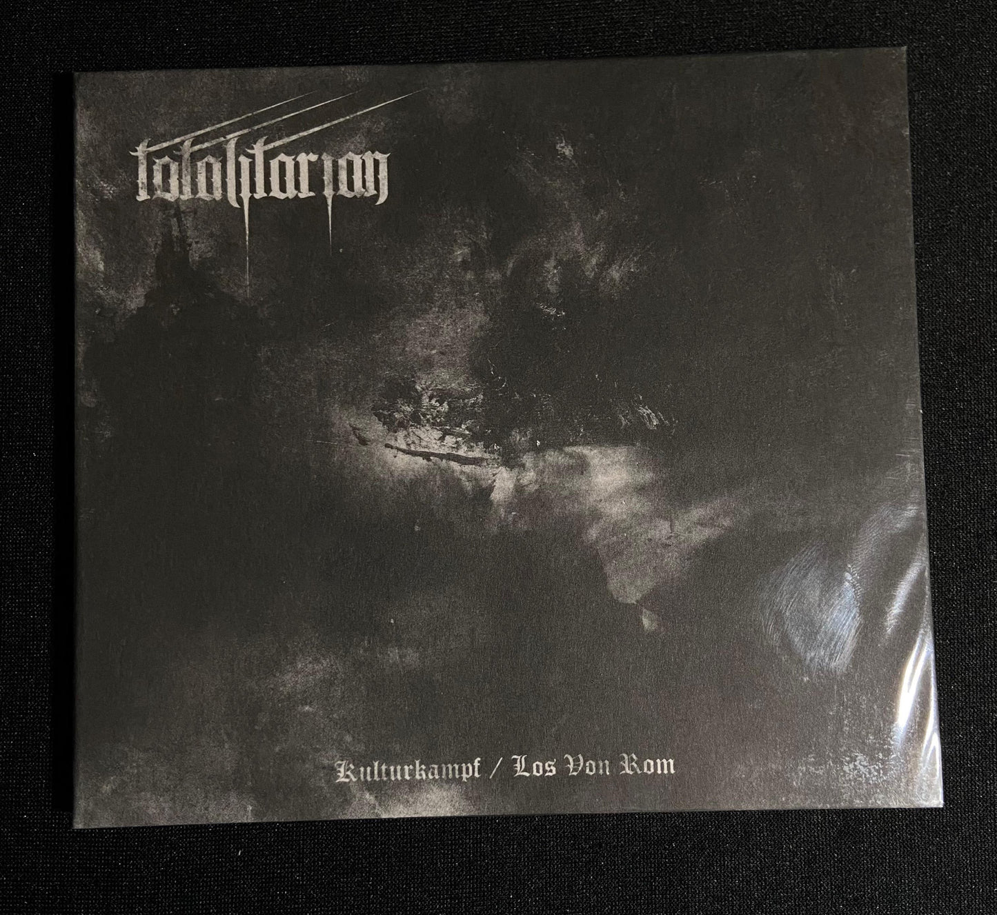 Totalitarian - Kulturkampf / Los Von Rom CD Digipak
